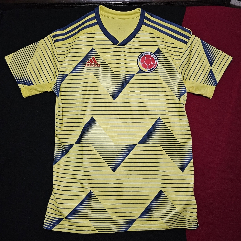 Adidas Men’s Colombia National Team Home Soccer Jersey 2019 Size Large